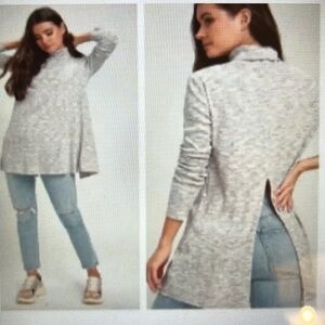 We The Free  Stone Cold Split Back Tunic Pull Over / Large